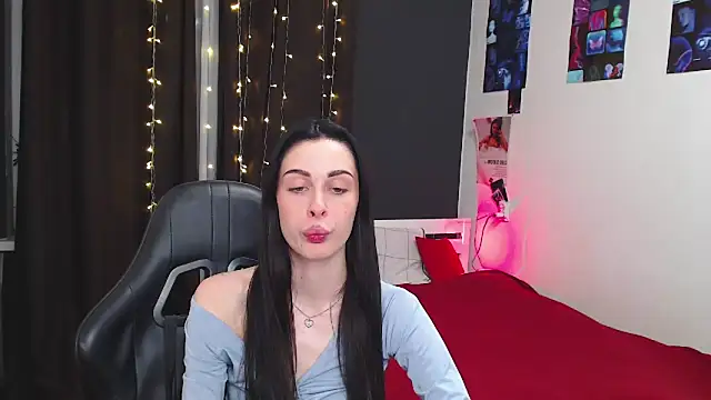 Snapshot of ariel_is_on_vacation chatting on 10-18-25, 04:42 ariel is on vacation online show from 10-18-25, 04:42