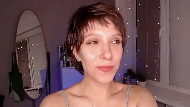 Snapshot of YourHotExSAndra chatting on 10-20-25, 08:09 YourHotExSAndra online show from 10-20-25, 08:09