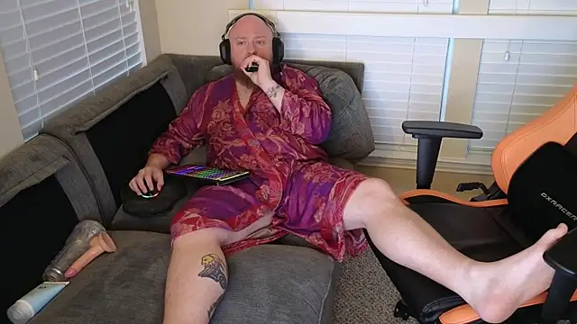 Snapshot of theballboy1 chatting on 04-17-26, 12:13 theballboy1 online show from 04-17-26, 12:13
