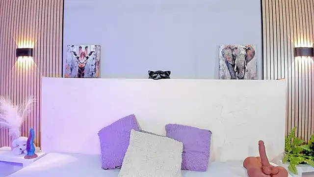 TianaGlow44 online show from 04-10-26, 12:23