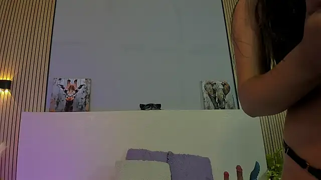 TianaGlow44 online show from 03-26-26, 05:44