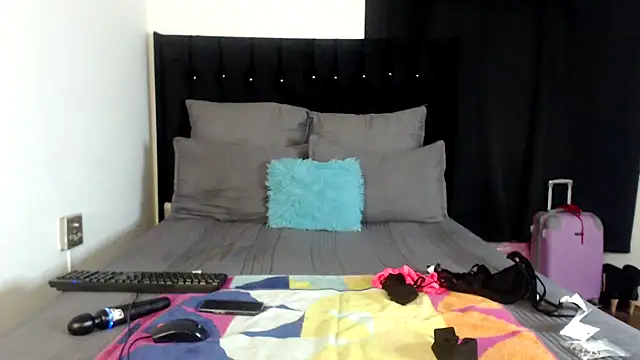 Snapshot of MissLola026 chatting on 04-26-26, 12:30 MissLola026 online show from 04-26-26, 12:30