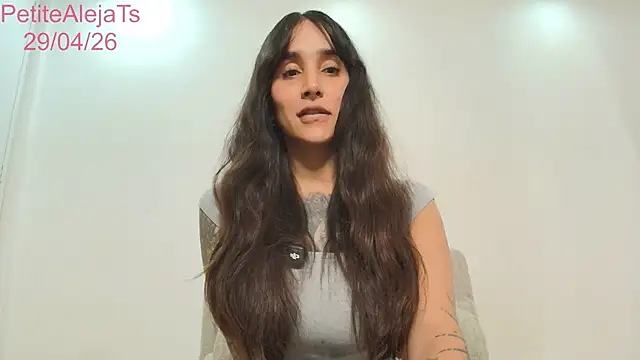 PetiteAlejaTs online show from 04-29-26, 10:49