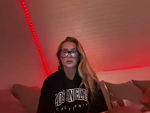 goddesemiiyy online show from 11-04-25, 07:06