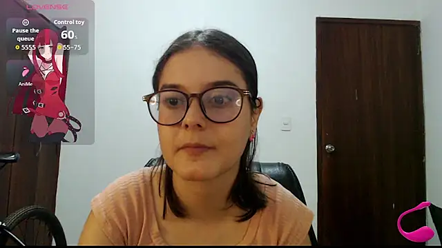 Snapshot of CarlaLorez chatting on 10-20-25, 03:01 CarlaLorez online show from 10-20-25, 03:01