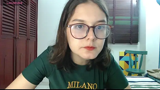 Snapshot of CarlaLorez chatting on 10-12-25, 03:41 CarlaLorez online show from 10-12-25, 03:41