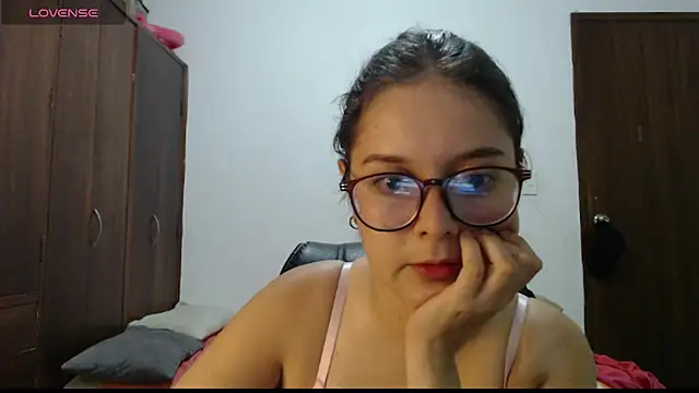 Snapshot of CarlaLorez chatting on 06-23-26, 11:58 CarlaLorez online show from 06-23-26, 11:58