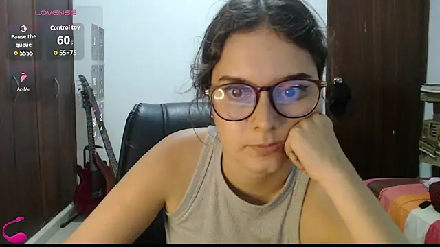 Snapshot of CarlaLorez chatting on 05-31-26, 02:17 CarlaLorez online show from 05-31-26, 02:17