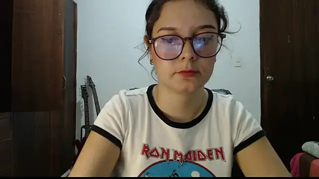 Snapshot of CarlaLorez chatting on 05-19-26, 10:39 CarlaLorez online show from 05-19-26, 10:39