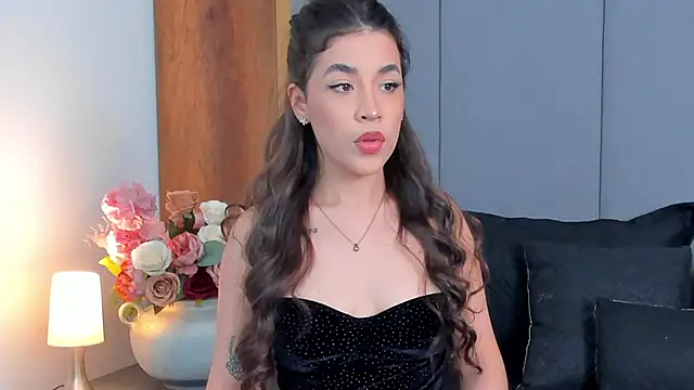 Snapshot of AryBlair chatting on 10-11-25, 12:33 AryBlair online show from 10-11-25, 12:33