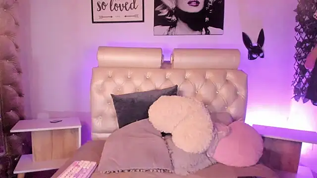 Beatricez online show from 11-30-25, 03:40