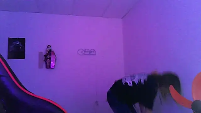 EmuOtori online show from 02-24-26, 12:39