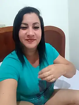 Snapshot of CleoHot25 chatting on 10-21-25, 12:43 CleoHot25 online show from 10-21-25, 12:43