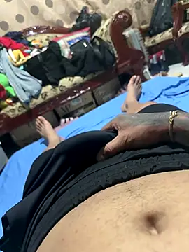 Snapshot of Santiago_hot19 chatting on 10-29-25, 04:33 Santiago hot19 online show from 10-29-25, 04:33