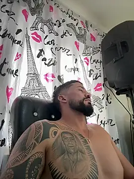 Snapshot of Santiago_hot19 chatting on 10-27-25, 08:43 Santiago hot19 online show from 10-27-25, 08:43