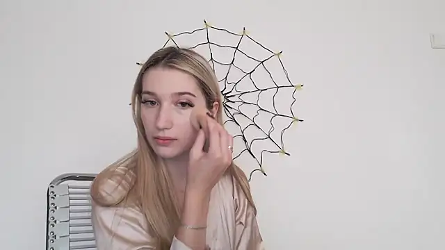 Snapshot of Lucyreeel_ chatting on 10-23-25, 12:26 Lucyreeel online show from 10-23-25, 12:26
