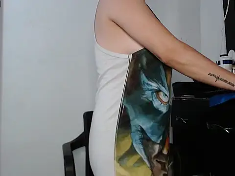 Damara Rolands- online show from 10-21-25, 05:12