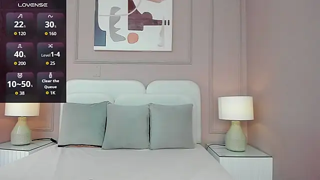 Snapshot of allisonpariss chatting on 10-17-25, 10:18 allisonpariss online show from 10-17-25, 10:18