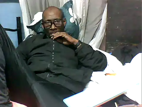 Snapshot of Toyboya6 chatting on 06-11-26, 03:36 Toyboya6 online show from 06-11-26, 03:36
