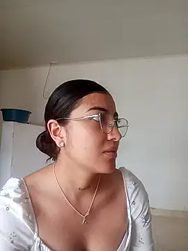 Camila-marinn online show from 10-17-25, 06:32