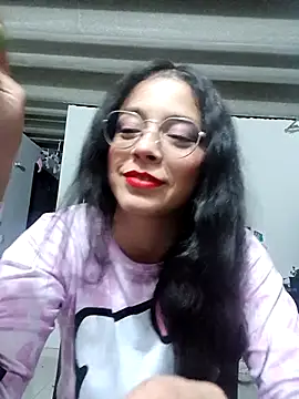 Snapshot of Eloisa_smith chatting on 10-22-25, 04:34 Eloisa smith online show from 10-22-25, 04:34