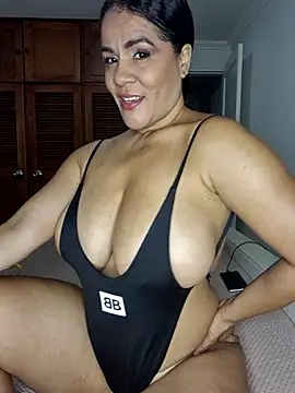 Snapshot of karla-bruni chatting on 02-18-26, 10:12 karla-bruni online show from 02-18-26, 10:12