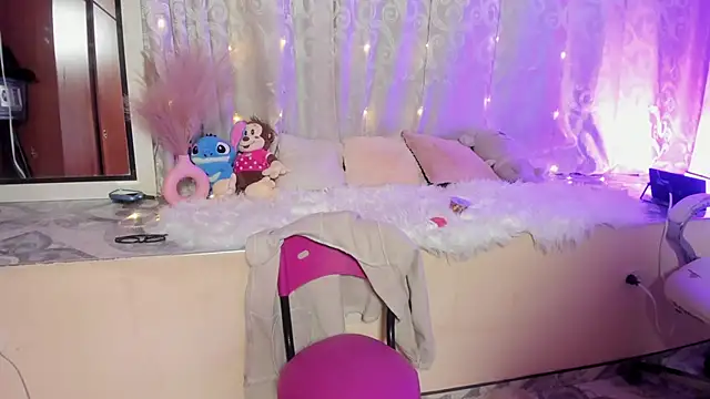 Snapshot of Lilith_salvatoree chatting on 05-19-26, 01:21 Lilith salvatoree online show from 05-19-26, 01:21