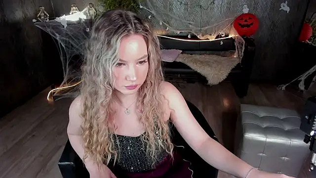  BellaClark online show from 10-23-25, 05:06