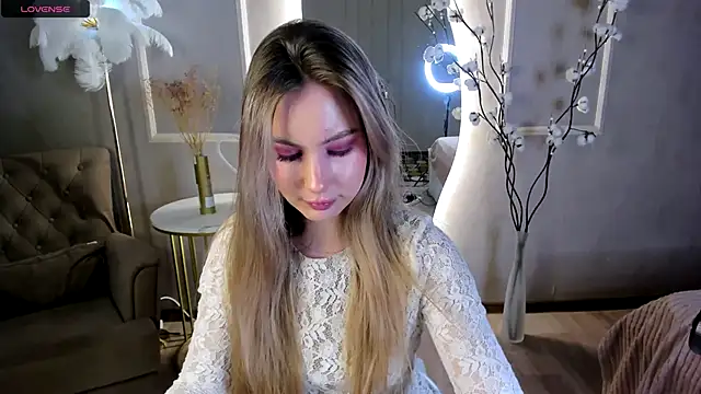  BellaClark online show from 12-03-25, 08:30