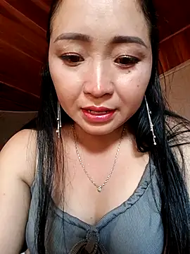 Snapshot of miemie-xx chatting on 10-19-25, 08:50 miemie-xx online show from 10-19-25, 08:50