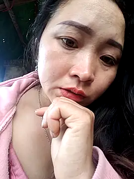 Snapshot of miemie-xx chatting on 10-12-25, 11:28 miemie-xx online show from 10-12-25, 11:28