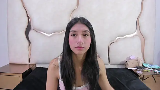 Mia clark18 online show from 12-04-25, 06:18