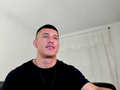 Snapshot of Muscle_man07 chatting on 08-03-26, 03:18 Muscle man07 online show from 08-03-26, 03:18