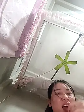 Snapshot of ladzy_sexy chatting on 01-16-26, 06:23 ladzy sexy online show from 01-16-26, 06:23