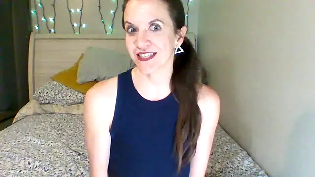 easy briezy online show from 03-24-26, 02:11