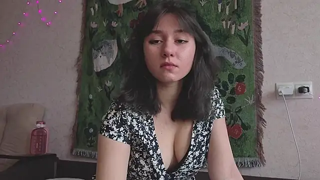 MiaLovelyOne online show from 05-02-26, 07:57