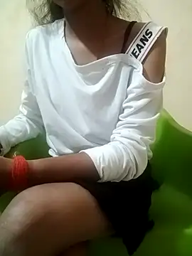 Mahi677 online show from 11-29-25, 04:01