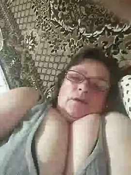 Snapshot of MilaCold5443 chatting on 06-11-26, 02:53 MilaCold5443 online show from 06-11-26, 02:53
