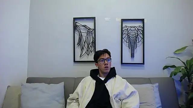 Austin Reeds online show from 10-20-25, 03:45