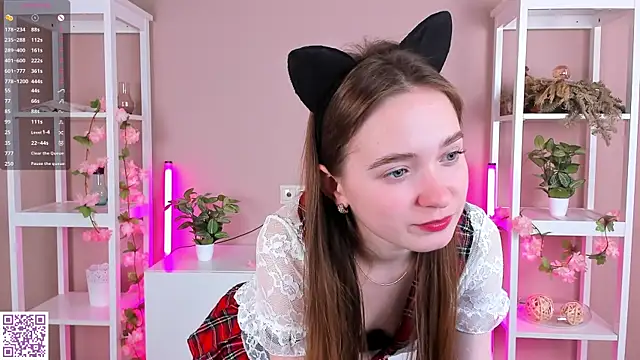 Snapshot of LittleCutieSandy chatting on 11-04-25, 03:10 LittleCutieSandy online show from 11-04-25, 03:10