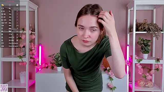 Snapshot of LittleCutieSandy chatting on 10-28-25, 03:07 LittleCutieSandy online show from 10-28-25, 03:07