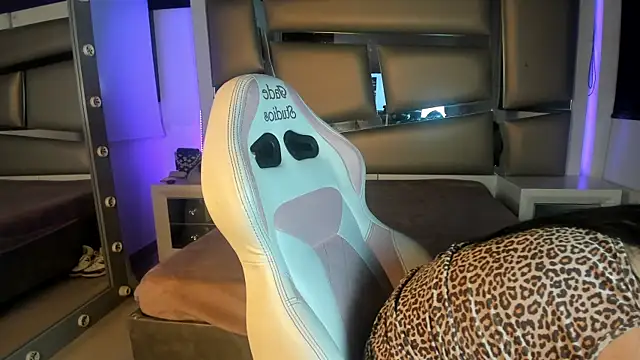 Violeta js online show from 12-03-25, 04:13