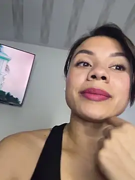 Snapshot of Crystal_555 chatting on 10-14-25, 06:47 Crystal 555 online show from 10-14-25, 06:47