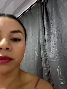 Snapshot of Crystal_555 chatting on 10-15-25, 07:05 Crystal 555 online show from 10-15-25, 07:05