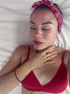 Snapshot of Crystal_555 chatting on 10-16-25, 06:10 Crystal 555 online show from 10-16-25, 06:10