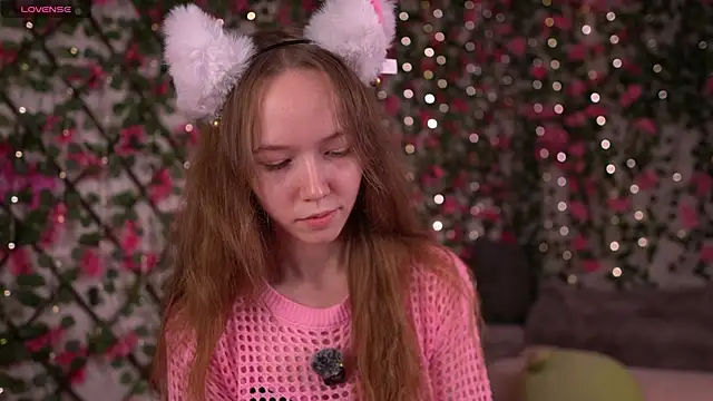 Petite Polly online show from 12-15-25, 06:03