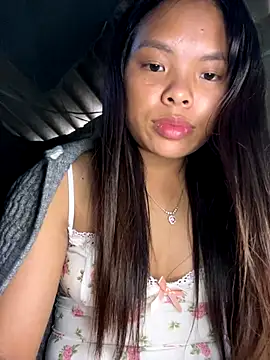 Snapshot of hello-cute chatting on 12-03-25, 06:14 hello-cute online show from 12-03-25, 06:14