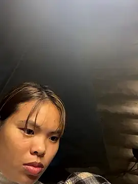 Snapshot of hello-cute chatting on 01-12-26, 05:47 hello-cute online show from 01-12-26, 05:47