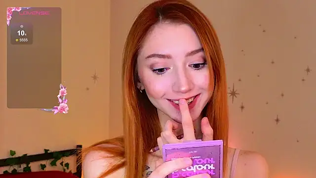 FoxyChpoxi online show from 12-20-25, 12:13