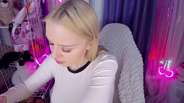 CeaneLino online show from 03-22-26, 03:35